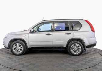 Подержанный автомобиль Nissan X-Trail 2013 года (8 фото)