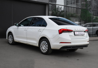 Подержанный автомобиль Skoda Rapid Liftback 2020 года (6 фото)