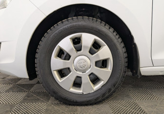 Подержанный автомобиль Skoda Rapid Liftback 2019 года (13 фото)