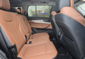 Подержанный автомобиль Chery Tiggo 8 Pro Max 2022 года (11 фото)