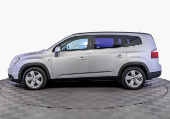 Подержанный автомобиль Chevrolet Orlando 2012 года (8 фото)