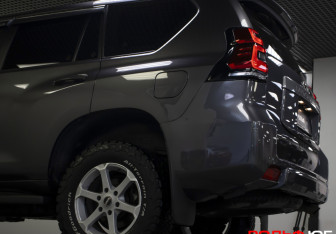 Подержанный автомобиль Toyota Land Cruiser Prado 2018 года (23 фото)