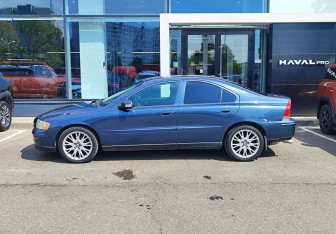 Подержанный автомобиль Volvo S60 2007 года (8 фото)