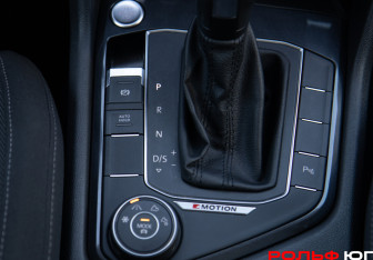 Подержанный автомобиль Volkswagen Tiguan 2019 года (15 фото)