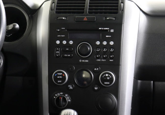 Подержанный автомобиль Suzuki Grand Vitara 2014 года (11 фото)