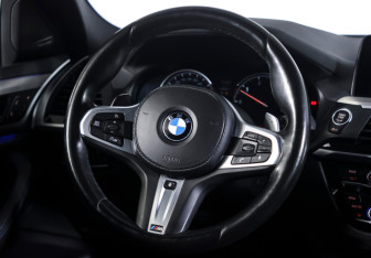 Подержанный автомобиль BMW X4 2018 года (14 фото)