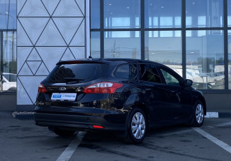 Подержанный автомобиль Ford Focus Wagon 2013 года (5 фото)