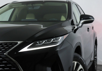 Подержанный автомобиль Lexus RX 2022 года (24 фото)