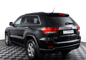 Подержанный автомобиль Jeep Grand Cherokee 2012 года (7 фото)