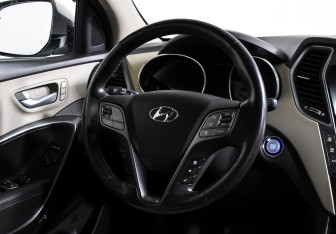 Подержанный автомобиль Hyundai Santa Fe 2017 года (11 фото)