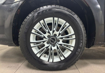 Подержанный автомобиль ГАЗ Volga Siber 2009 года (9 фото)