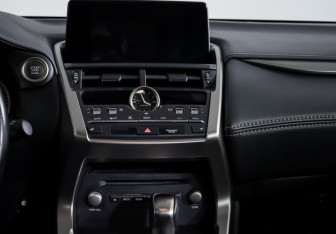 Подержанный автомобиль Lexus NX 2021 года (13 фото)