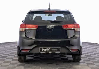 Подержанный автомобиль Kia Rio Hatchback 2017 года (6 фото)