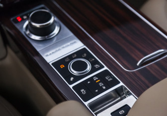 Подержанный автомобиль Land Rover Range Rover 2013 года (23 фото)