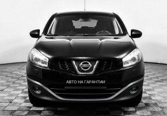 Подержанный автомобиль Nissan Qashqai 2012 года (2 фото)