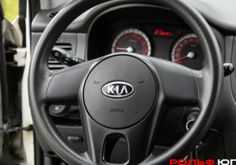 Подержанный автомобиль Kia Rio Sedan 2011 года (10 фото)