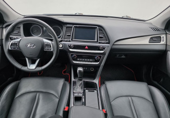 Подержанный автомобиль Hyundai Sonata 2019 года (11 фото)