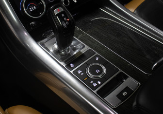 Подержанный автомобиль Land Rover Range Rover Sport 2020 года (18 фото)