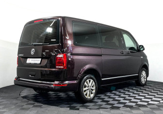 Подержанный автомобиль Volkswagen Caravelle 2017 года (5 фото)