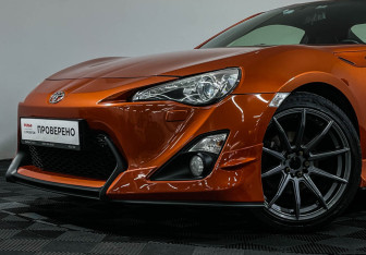 Подержанный автомобиль Toyota GT86 2012 года (15 фото)