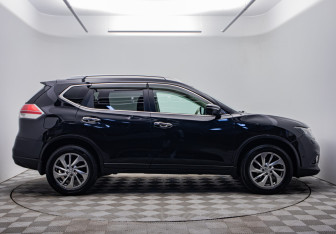 Подержанный автомобиль Nissan X-Trail 2017 года (4 фото)