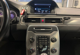 Подержанный автомобиль Volvo XC70 2012 года (15 фото)