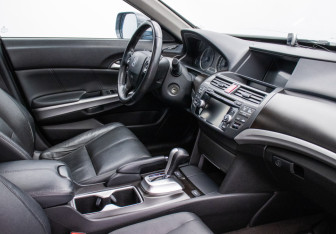 Подержанный автомобиль Honda Crosstour 2014 года (10 фото)