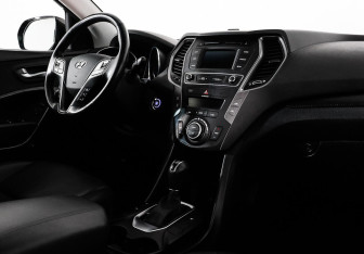Подержанный автомобиль Hyundai Santa Fe 2016 года (5 фото)