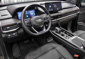 Подержанный автомобиль Geely Okavango 2024 года (17 фото)