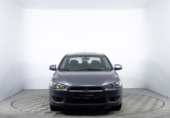 Подержанный автомобиль Mitsubishi Lancer Sedan 2008 года (2 фото)