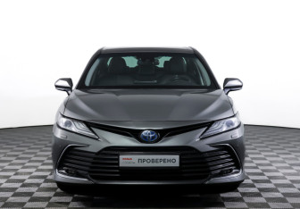Подержанный автомобиль Toyota Camry Sedan 2022 года (2 фото)
