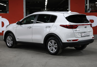 Подержанный автомобиль Kia Sportage 2018 года (7 фото)