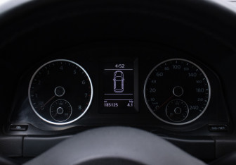 Подержанный автомобиль Volkswagen Tiguan 2011 года (12 фото)