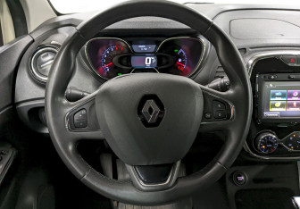 Подержанный автомобиль Renault Kaptur 2019 года (24 фото)