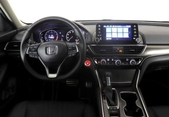 Подержанный автомобиль Honda Accord Sedan 2021 года (8 фото)