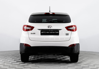 Подержанный автомобиль Hyundai ix35 2014 года (4 фото)
