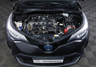 Подержанный автомобиль Toyota C-HR 2020 года (9 фото)