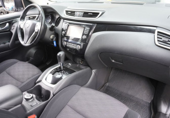 Подержанный автомобиль Nissan Qashqai 2018 года (10 фото)