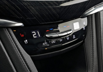 Подержанный автомобиль Cadillac XT6 2021 года (28 фото)