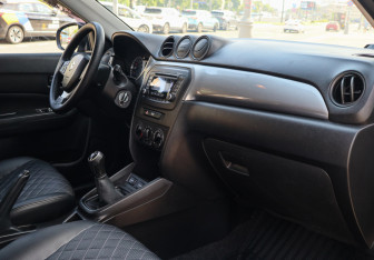 Подержанный автомобиль Suzuki Vitara 2015 года (7 фото)