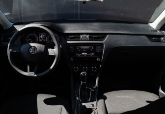 Подержанный автомобиль Skoda Octavia Liftback 2019 года (8 фото)