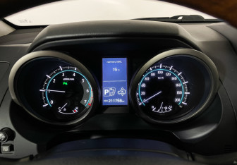 Подержанный автомобиль Toyota Land Cruiser Prado 2010 года (11 фото)