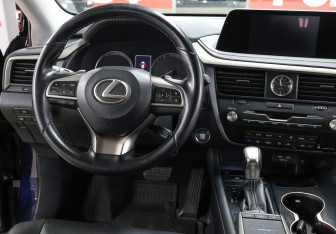 Подержанный автомобиль Lexus RX 2021 года (16 фото)