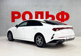 Подержанный автомобиль Kia K5 2021 года (7 фото)