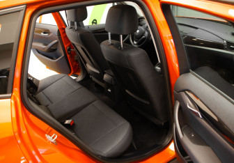 Подержанный автомобиль BMW X1 2012 года (34 фото)