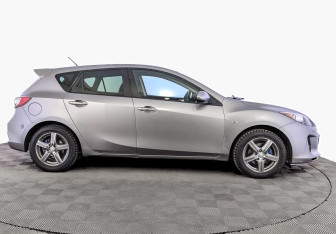 Подержанный автомобиль Mazda 3 Hatchback 2012 года (4 фото)