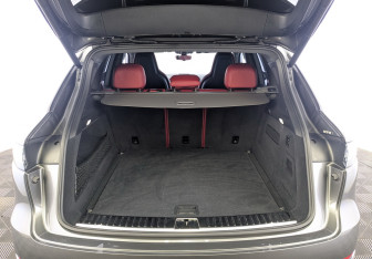 Подержанный автомобиль Porsche Cayenne 2019 года (9 фото)