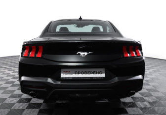 Подержанный автомобиль Ford Mustang Coupe 2023 года (6 фото)