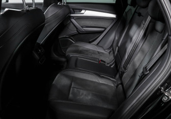 Подержанный автомобиль Audi Q5 2021 года (10 фото)