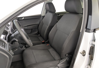 Подержанный автомобиль Skoda Rapid Liftback 2019 года (20 фото)